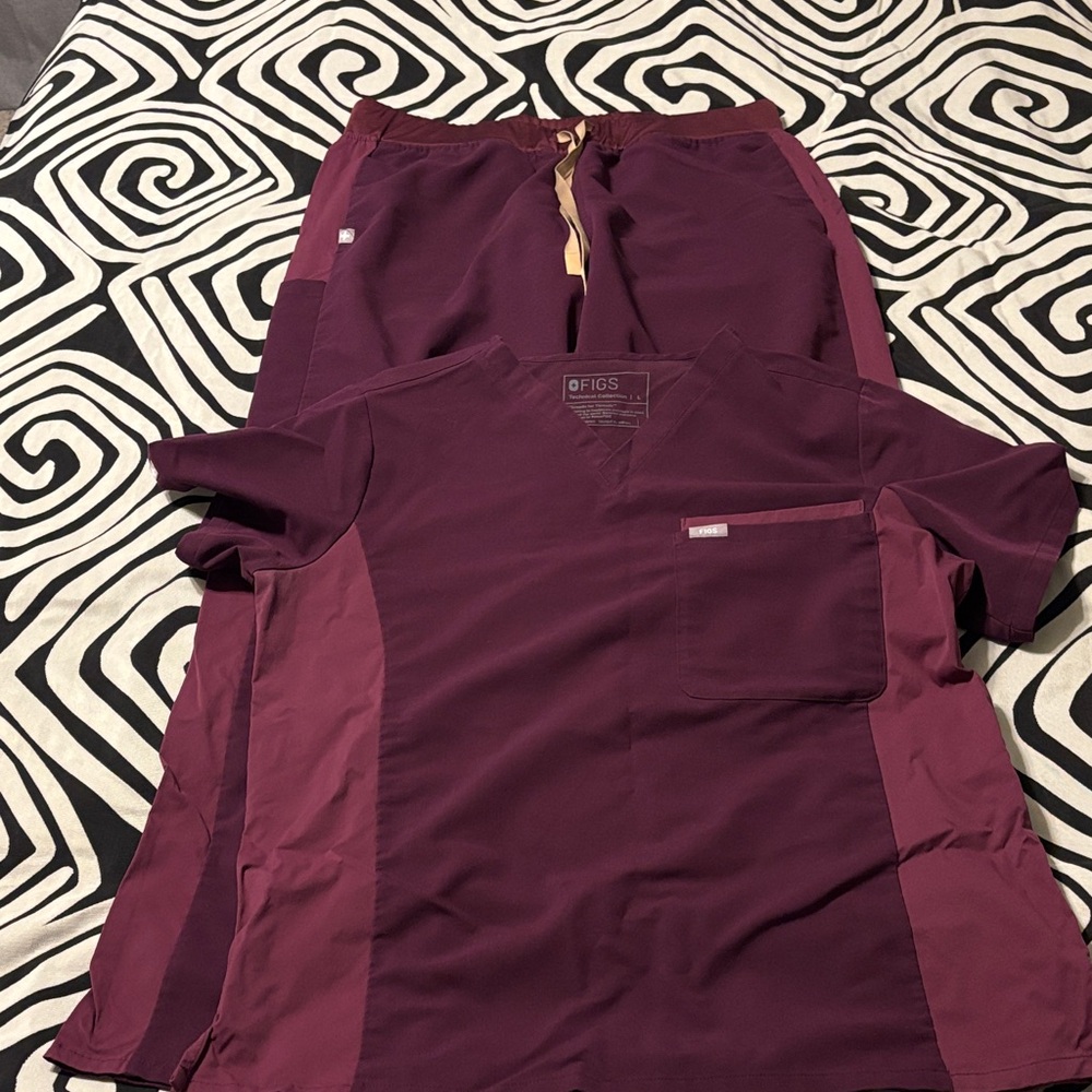 Figs Women's Plum Short Sleeve Top